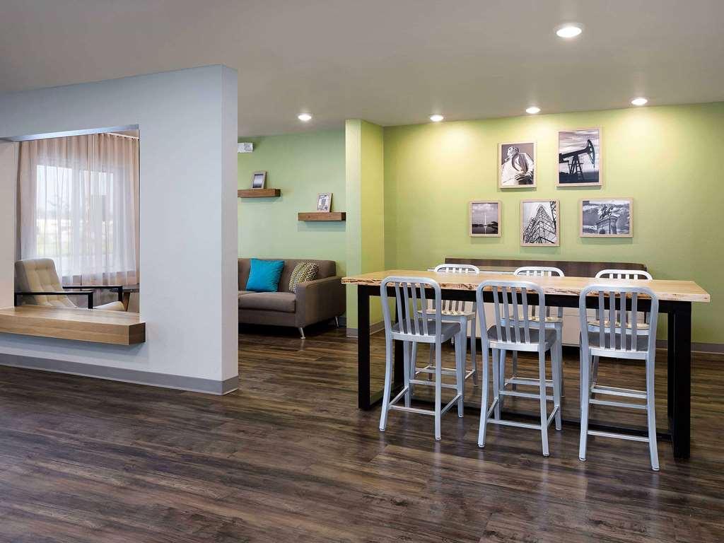 Woodspring Suites Providence Interior photo